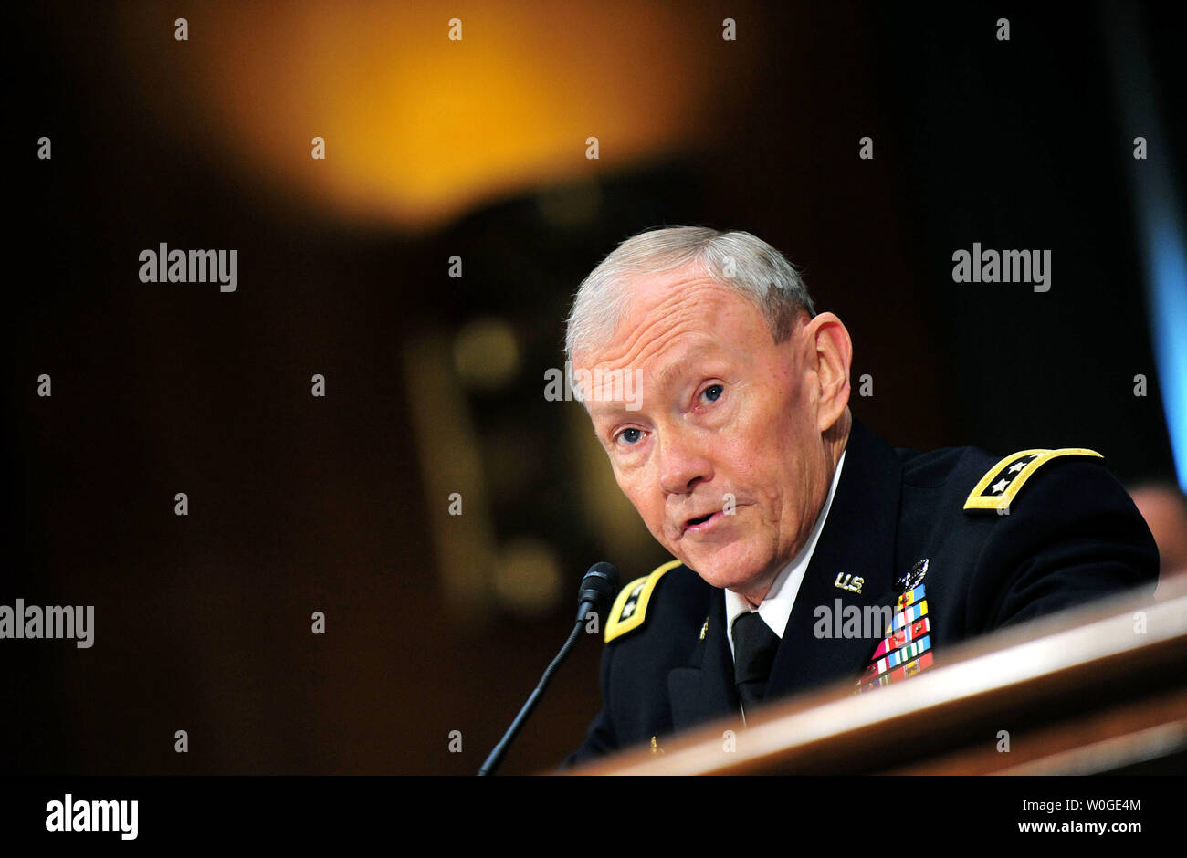 Le général Martin Dempsey témoigne de l'armée au cours de son des forces armées du Sénat audition des candidats d'être chef d'état-major interarmées à Washington le 26 juillet 2011. UPI/Kevin Dietsch Banque D'Images