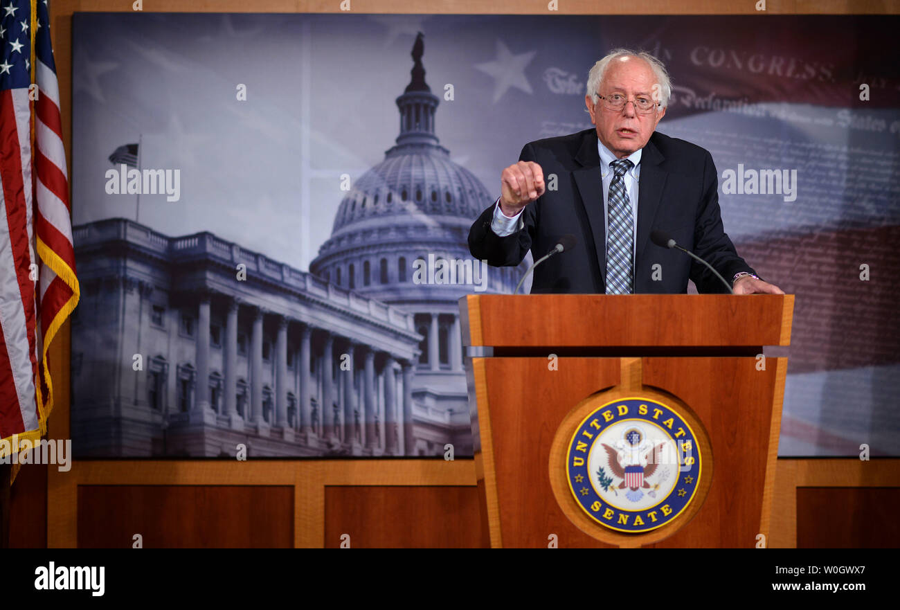 Le sénateur Bernie Sanders (I-VT) parle sur la sécurité sociale et des déficits budgétaires au cours d'une conférence de presse sur la colline du Capitole à Washington, DC, le 20 septembre 2012. UPI/Kevin Dietsch Banque D'Images