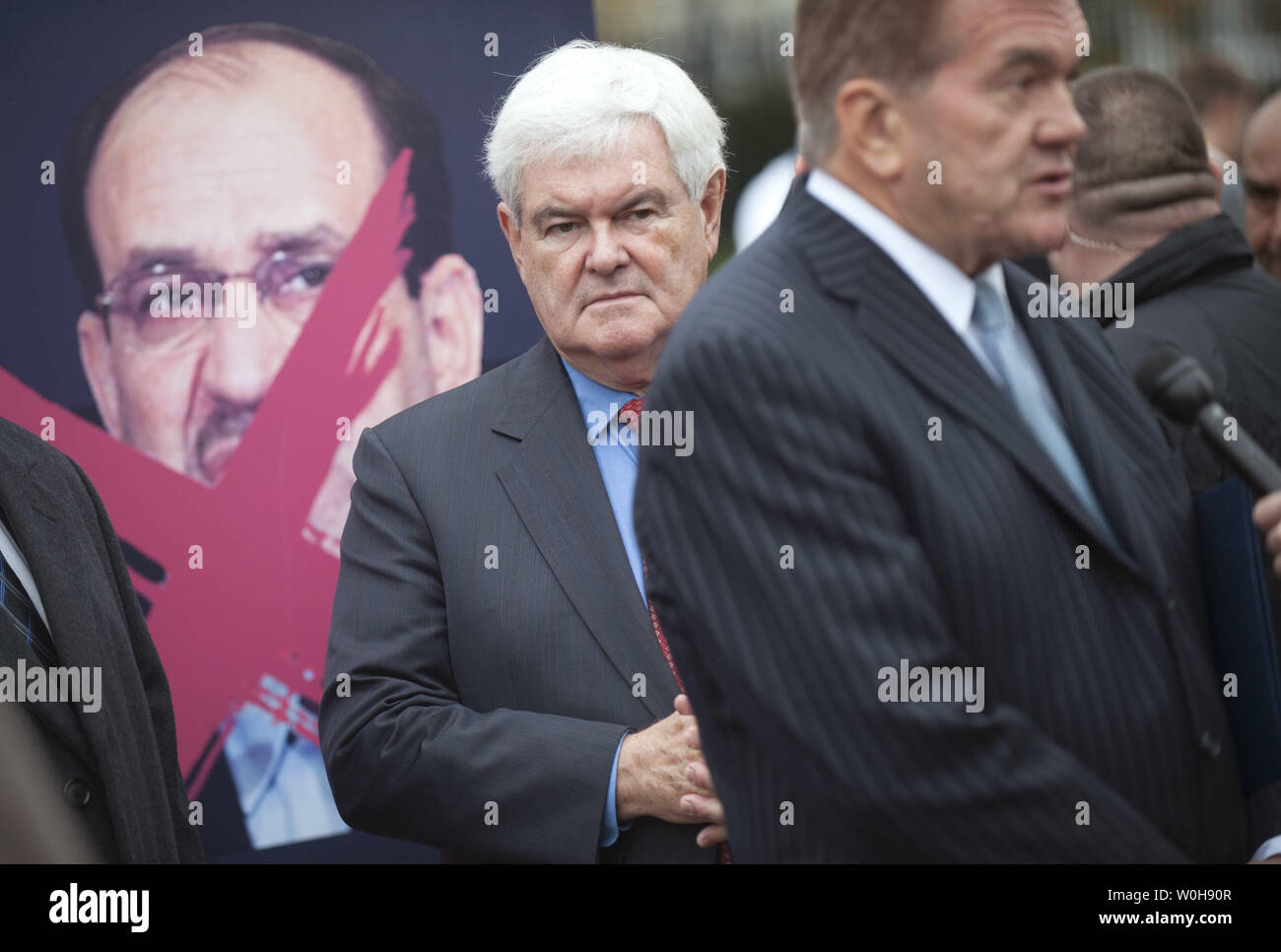 L'ancien président de la Chambre Newt Gingrich assiste à un rassemblement contre le premier ministre irakien Nouri al-Maliki et son meurtre présumé de 52 dissidents iraniens au Camp Ashraf en Irak, le 1 novembre 2013 à Washington, D.C. Le président Obama doit rencontrer Maliki aujourd'hui dans le bureau ovale. UPI/Kevin Dietsch Banque D'Images