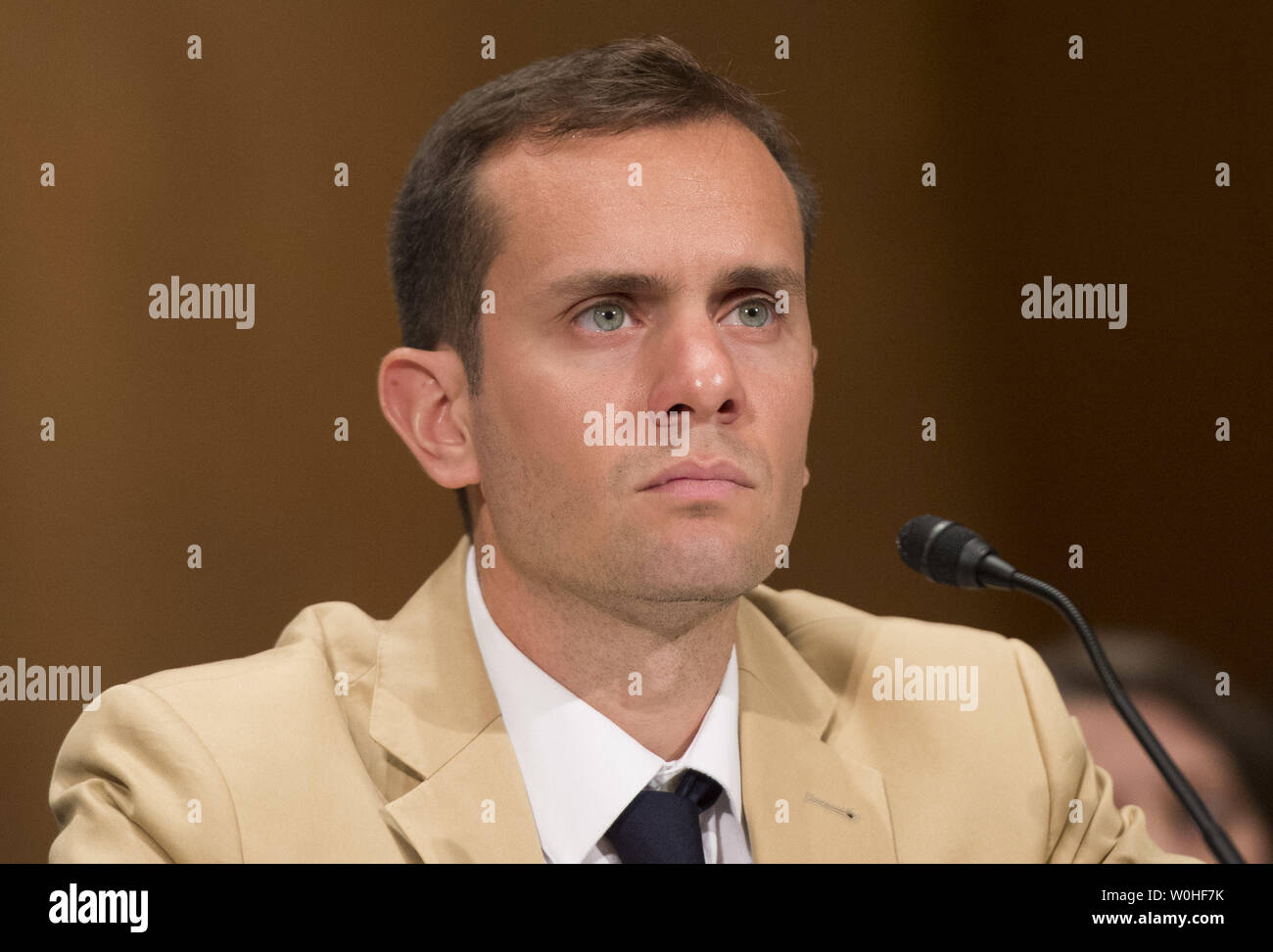 Robert Geremia, professeure de sciences sociales à Wilson High School, témoigne lors d'un comité sénatorial des banques, du logement et des Affaires urbaines audience de comité sur les prêts étudiants sur la colline du Capitole à Washington, D.C. le 4 juin 2014. UPI/Kevin Dietsch Banque D'Images