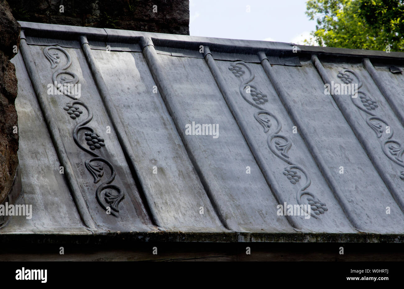 Détail de toit de plomb à la Kirk sur les rives du Loch Awe, Argyll and Bute, Ecosse. Banque D'Images