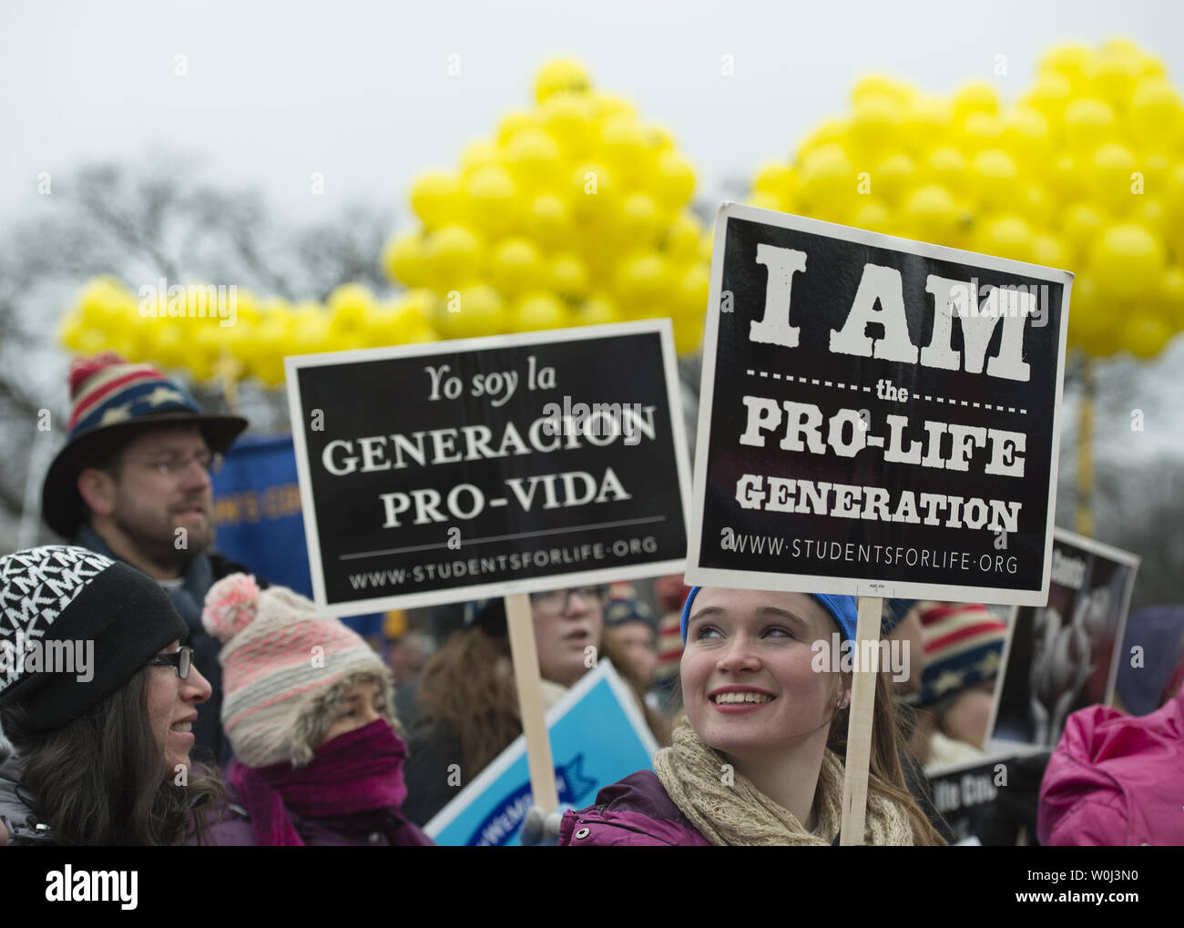 Mary Farnan, de l'Université franciscaine de Steubenville, Ohio, prend part à un rassemblement devant la Marche pour la vie à Washington, DC Le 22 janvier 2016. Des militants de tout le pays a participé à la manifestation pro-vie qui protestent contre l'avortement et l'affaire Roe c. Wade 1973 décision de la Cour suprême légalisant l'avortement. Photo par Molly Riley/UPI Banque D'Images