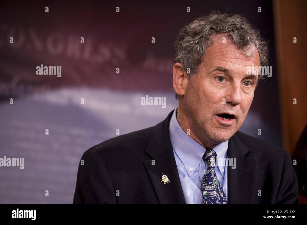 Le sénateur Sherrod Brown (D-OH) parle au cours d'une conférence de presse pour discuter de l'accord de partenariat transpacifique (PTP) accord commercial. Le 29 septembre 2016 à Washington. Photo par Pete Marovich/UPI Banque D'Images