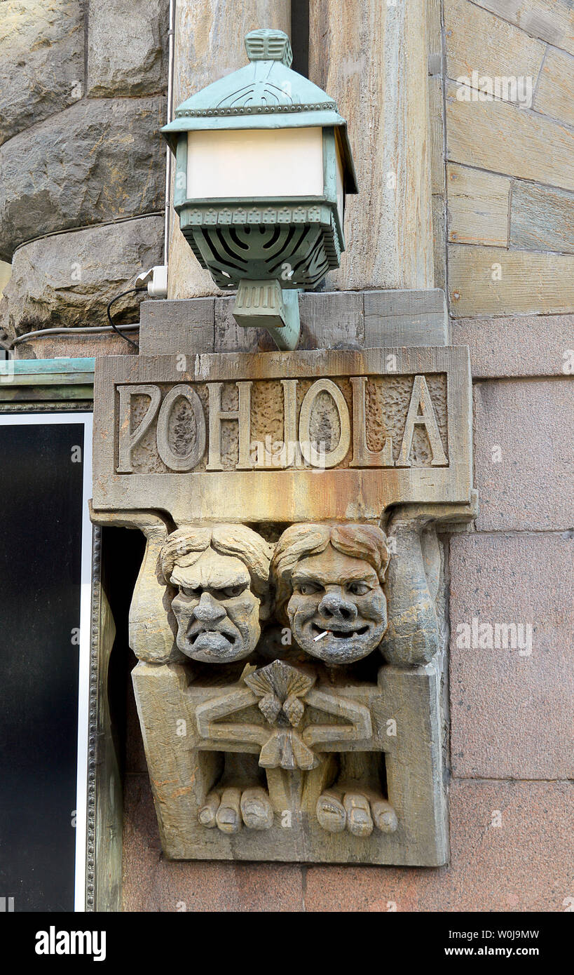 Romanesque carvings Banque de photographies et d'images à haute résolution  - Alamy