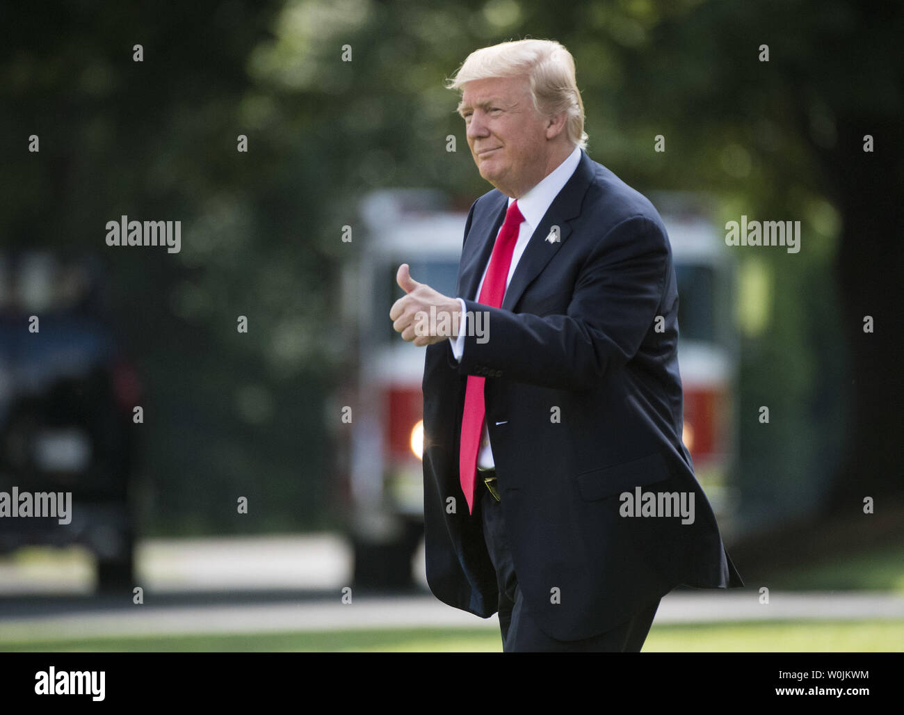 Le président Donald Trump quitte la Maison Blanche pour assister au Jamboree Scout Castor, en Virginie de l'Ouest, à Washington, D.C. le 24 juillet 2017. Photo par Kevin Dietsch/UPI Banque D'Images