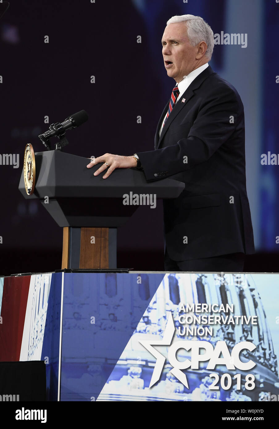 Vice-président Mike Pence fait de remarques à la Conférence d'action politique conservateur (CPAC), le 22 février 2018, à National Harbor, Maryland. Des milliers de militants conservateurs, républicains et Tea Party Patriots se sont réunis pour entendre les politiciens et les hôtes parlent à la radio et à la télévision, le hall et le réseau de la cause des conservateurs. Photo de Mike Theiler/UPI Banque D'Images