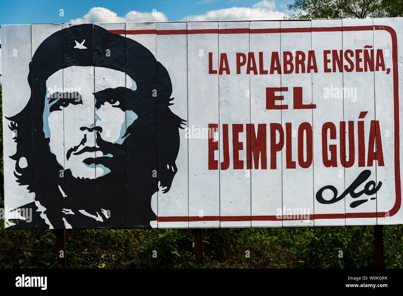 Ernest Che Guevara billboard le long de la route principale juste à l'extérieur des Caraïbes, Cuba, Vinales Banque D'Images