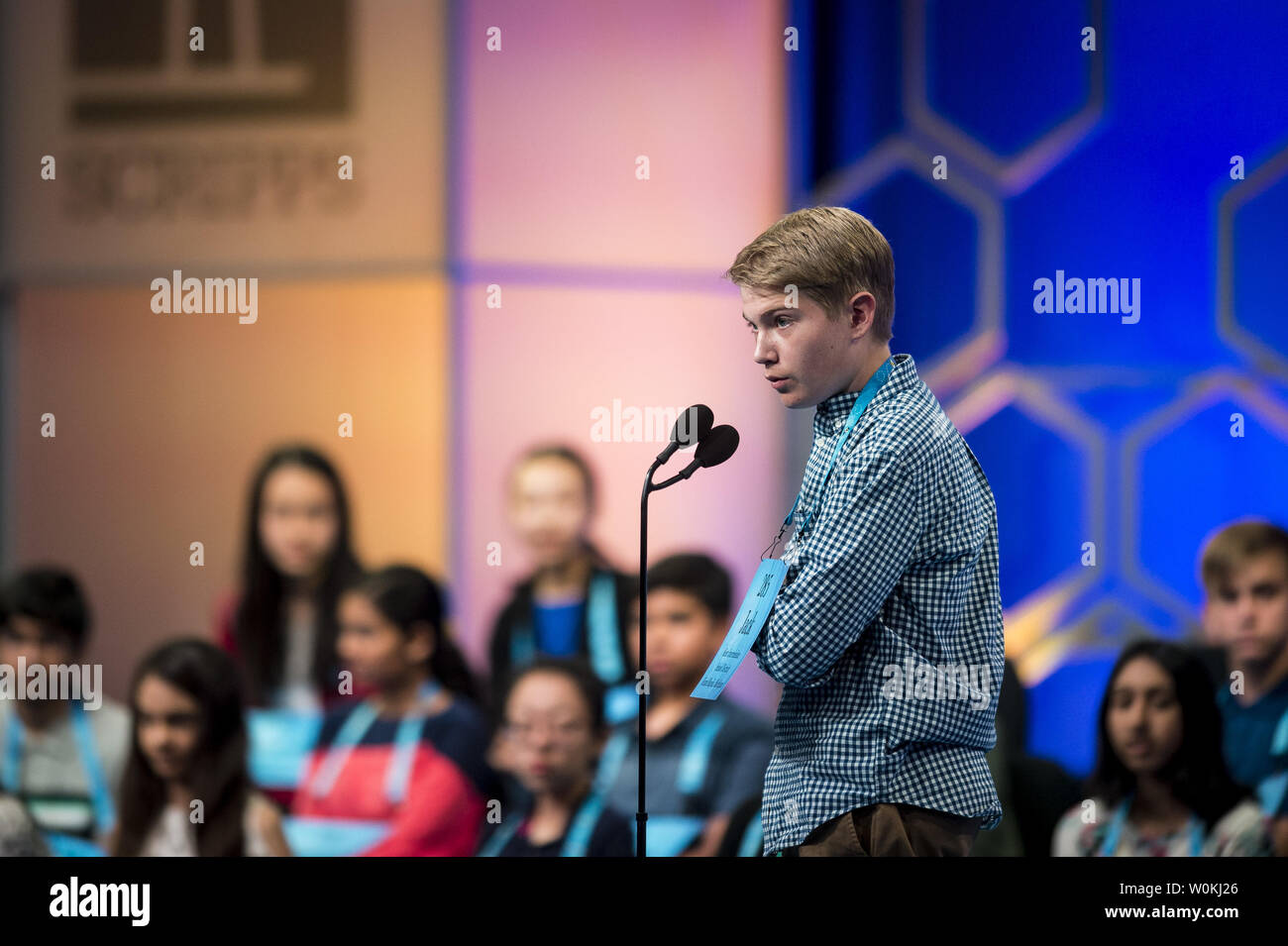 Jack Lado, 14 ans, de Grand Rapids, Michigan, participe à la finale du 2019 Scripps National Spelling Bee le 30 mai 2019 à Oxon Hill, Maryland. Il y avait 565 spellers au début de la compétition et maintenant il y a 50 autres pour la ronde finale. C'est la 92e année que la Scripps National Spelling Bee a eu lieu. Photo par Pete Marovich/UPI Banque D'Images