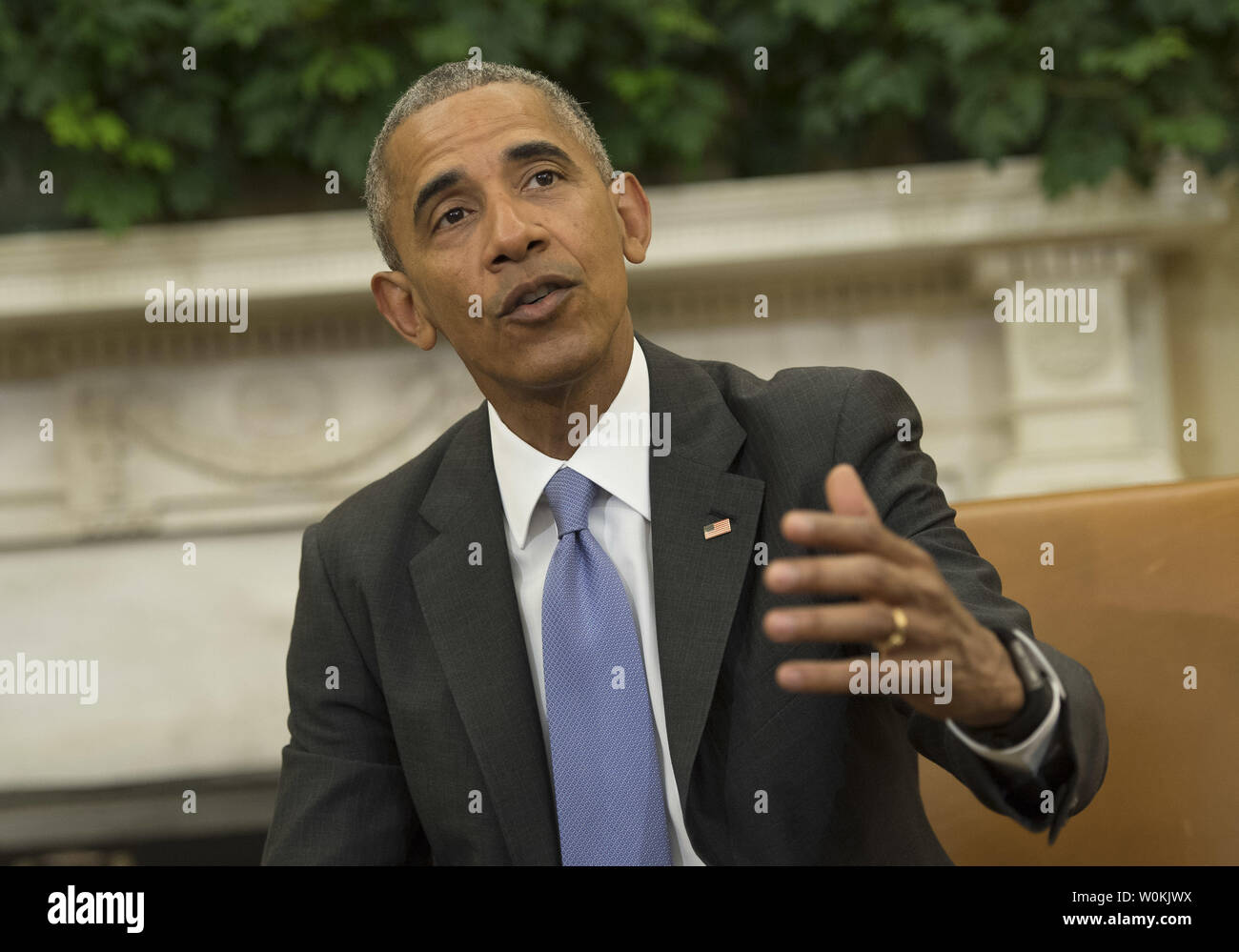 Le président Barack Obama parle aux médias lors d'une réunion avec les entreprises, le gouvernement et la sécurité nationale pour discuter de l'accord de partenariat transpacifique, dans le bureau ovale à la Maison Blanche, à Washington, D.C. le 16 septembre 2016. Photo par Kevin Dietsch/UPI Banque D'Images