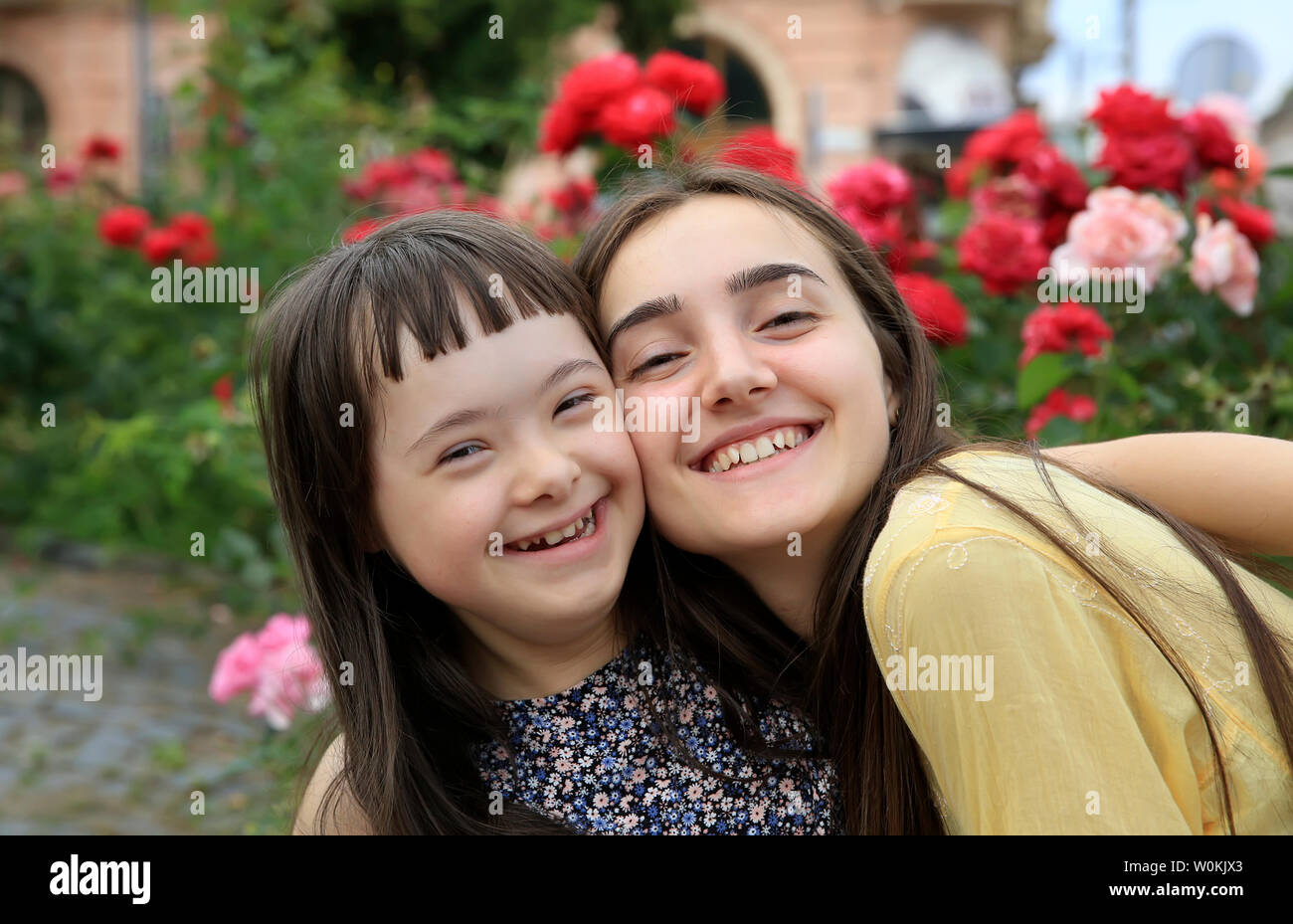 Heureux moments en famille dans le parc Banque D'Images