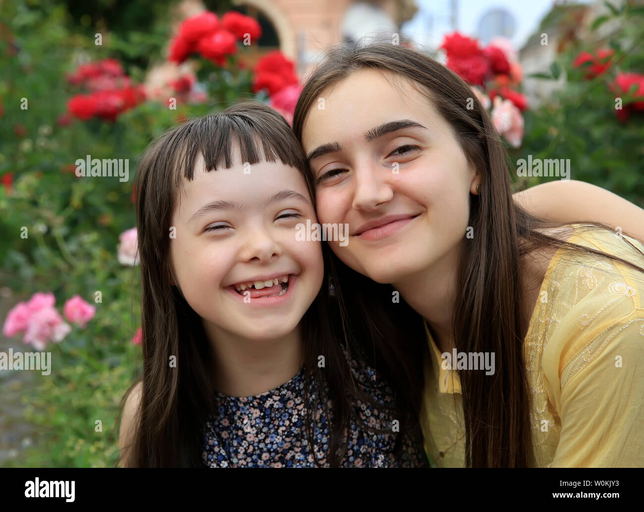 Heureux moments en famille dans le parc Banque D'Images