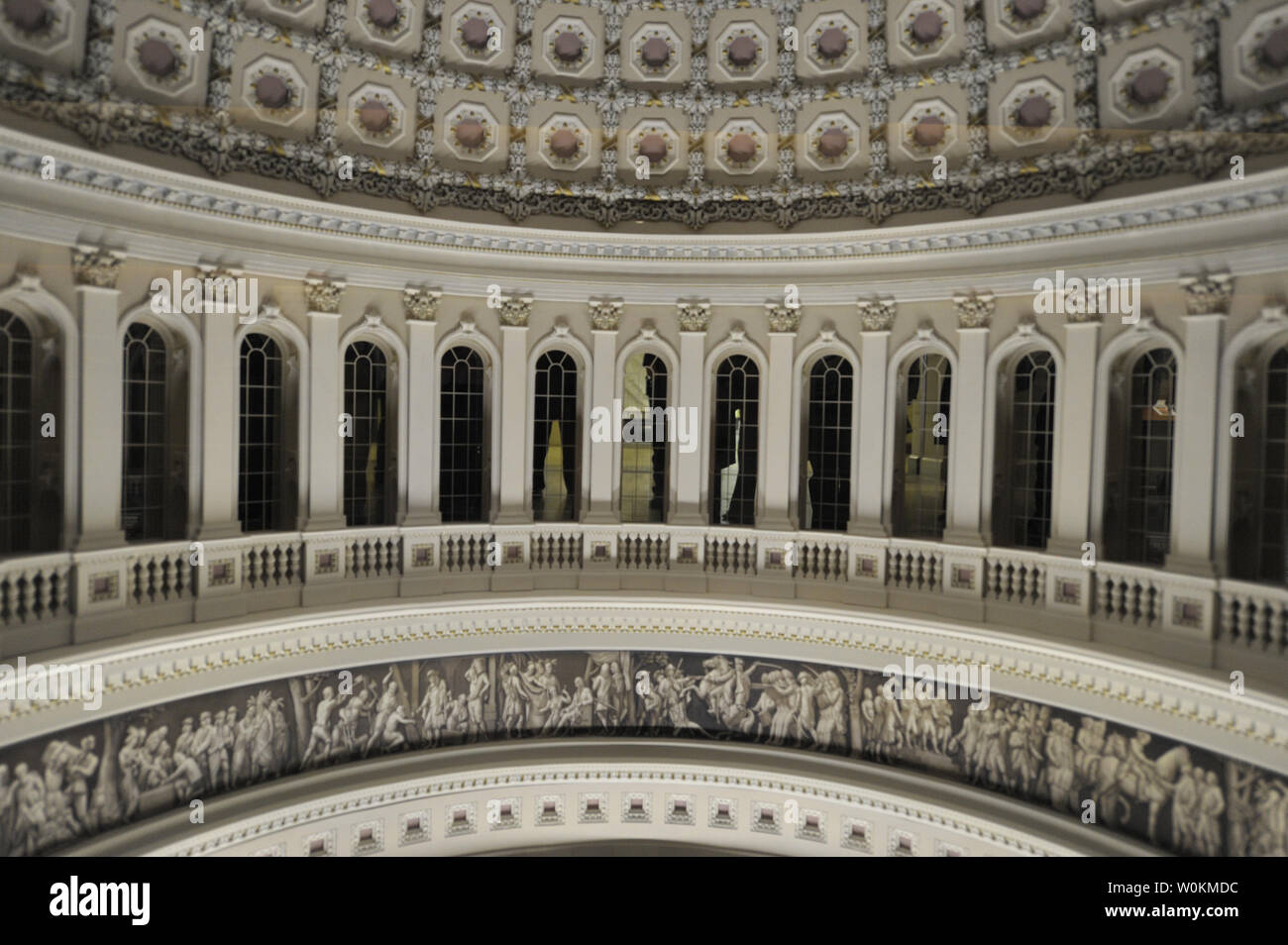 L'U.S. Capitol visitor center à Washington est visible pendant l'aperçu des médias le 11 novembre 2008. Le Capitol Visitor Center qui comprennent l'Émancipation Hall, le Hall d'exposition, deux boutiques de cadeaux, le restaurant et les deux théâtres d'orientation sera ouvert au public le 2 décembre 2008. (Photo d'UPI/Yuri Gripas) Banque D'Images