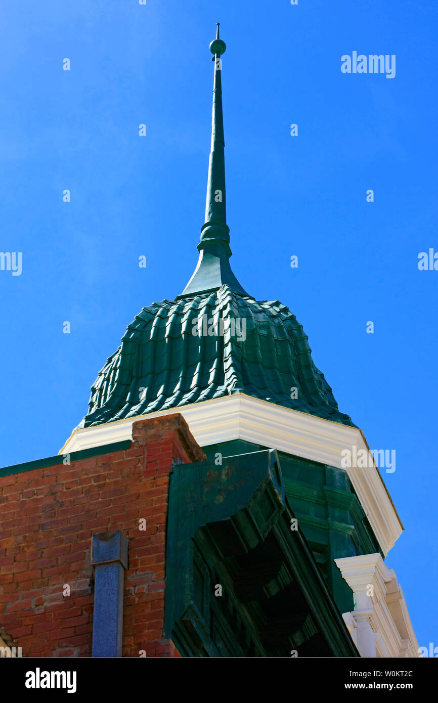 La Pythie Château société secrète lodge building tour de l'horloge dans la ville historique de Bisbee AZ. Une fois qu'une société secrète lodge, nouvellement restauré maintenant en appartements Banque D'Images