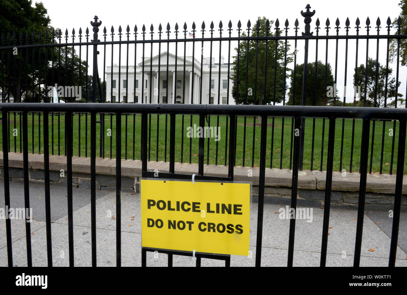 Une deuxième barrière de sécurité s'affiche en face de la Maison Blanche à  Washington, DC Le 24 septembre 2014. La deuxième clôture temporaire a été  installé en tant que le Secret Service