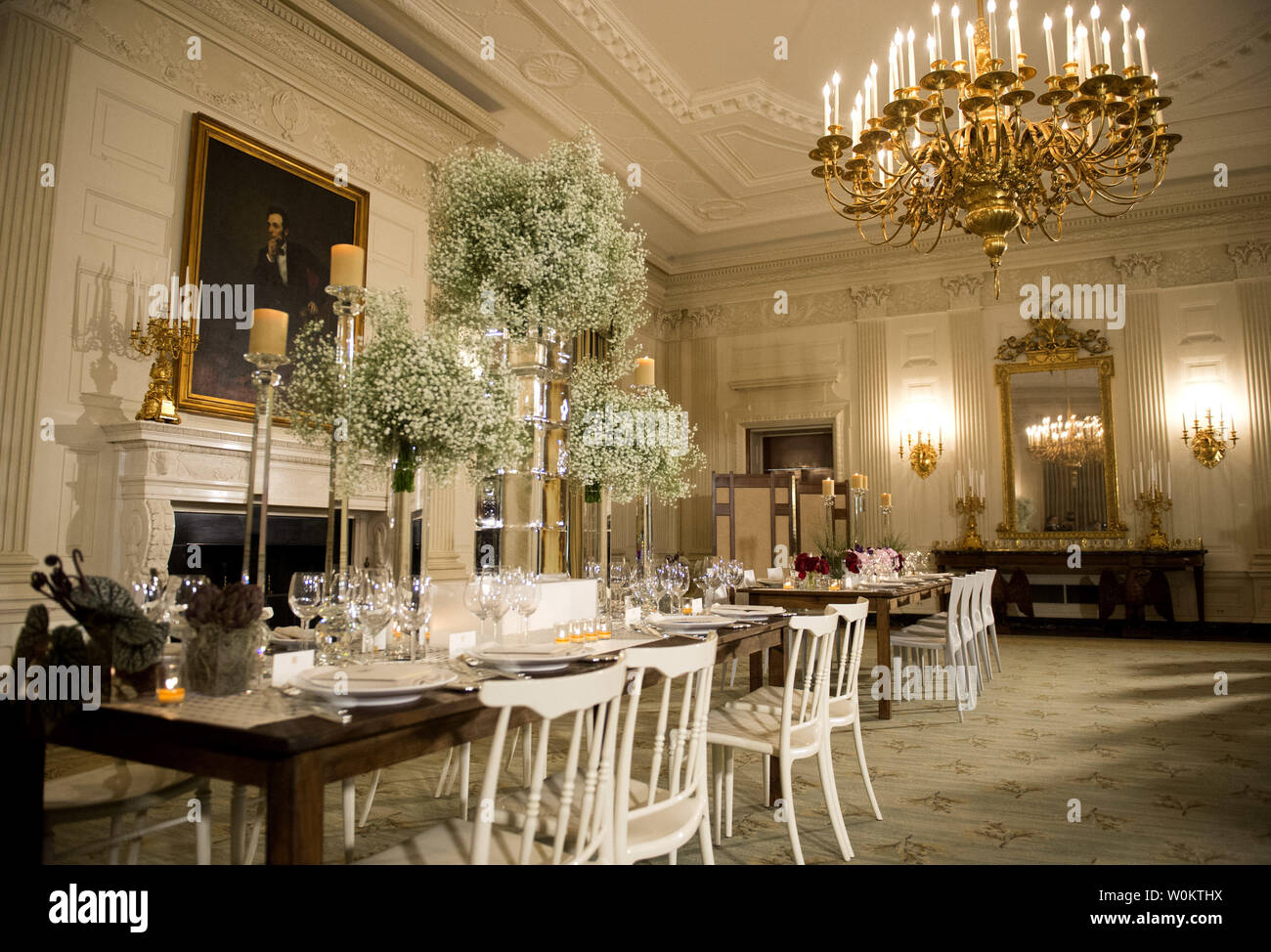 La table est mise pour les dirigeants des pays nordiques au cours d'un dîner d'État appuyez sur Aperçu dans la salle à manger d'état de la Maison Blanche le 12 mai 2016. Le président américain Barack Obama accueillera les dirigeants de Danemark, Finlande, Islande, Norvège et Suède sur Marie 13, 2016. Photo de Pat Benic/UPI Banque D'Images