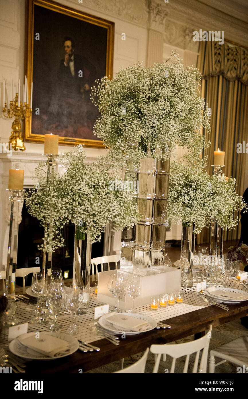 La table est mise pour les dirigeants des pays nordiques au cours d'un dîner d'État appuyez sur Aperçu dans la salle à manger d'état de la Maison Blanche le 12 mai 2016. Le président américain Barack Obama accueillera les dirigeants de Danemark, Finlande, Islande, Norvège et Suède sur Marie 13, 2016. Photo de Pat Benic/UPI Banque D'Images
