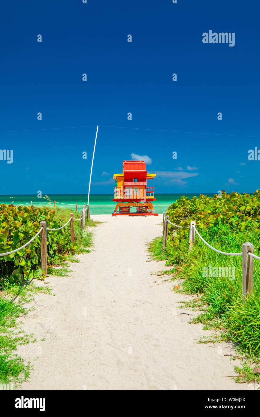 Lifeguard tower. Miami Beach. South Beach. La Floride. USA. Banque D'Images Lifeguard tower. Miami Beach. South Beach. La Floride. USA. Banque D'Images