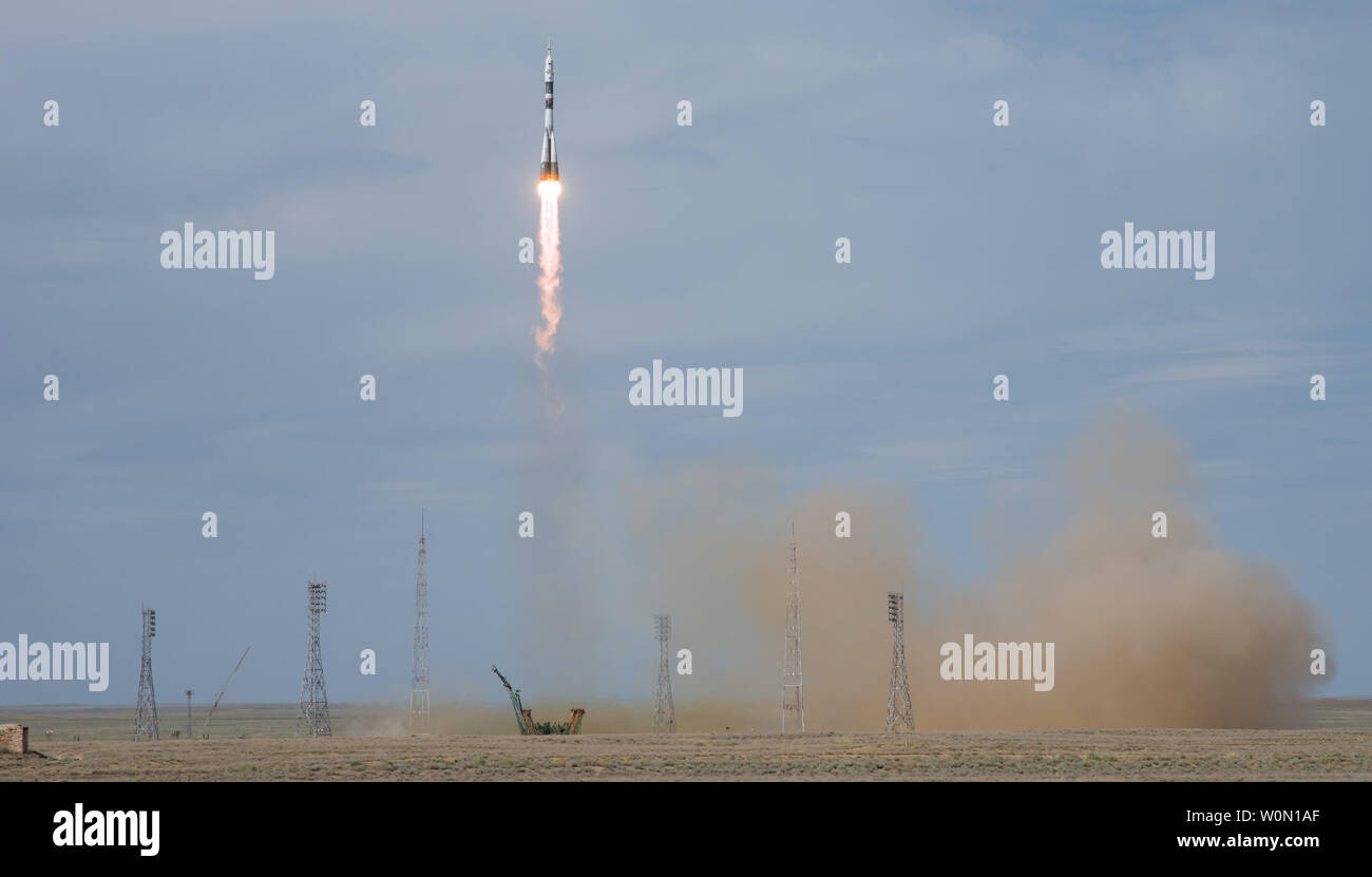 La fusée Soyouz MS-09 est lancé avec Expedition 56 commandant de Soyouz Sergey Prokopyev de Roscosmos, ingénieur de vol de la NASA, Aunon-Chancellor Serena et ingénieur de vol Alexander Gerst de l'ESA (Agence Spatiale Européenne), le 6 juin 2018, au cosmodrome de Baïkonour au Kazakhstan. Prokopyev, Aunon-Chancellor, et Gerst passera les six mois qui vivent et travaillent à bord de la Station spatiale internationale. Photo de la NASA par Joel Kowsky/UPI Banque D'Images