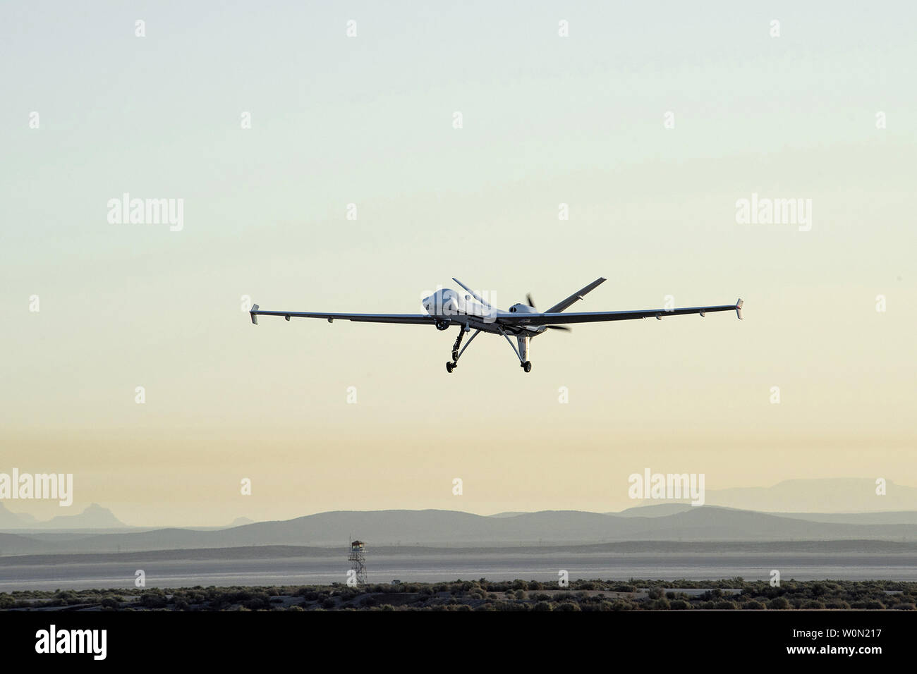 L'avion de la NASA Ikhana, basé à l'agence Armstrong Flight Research Center in Edwards, en Californie, prend son envol le 12 juin 2018, pour la première grande distance, pilote d'un aéronef en vol dans l'espace aérien national de sécurité sans un avion chase. Photo de la NASA par Ken Ulbrich/UPI Banque D'Images