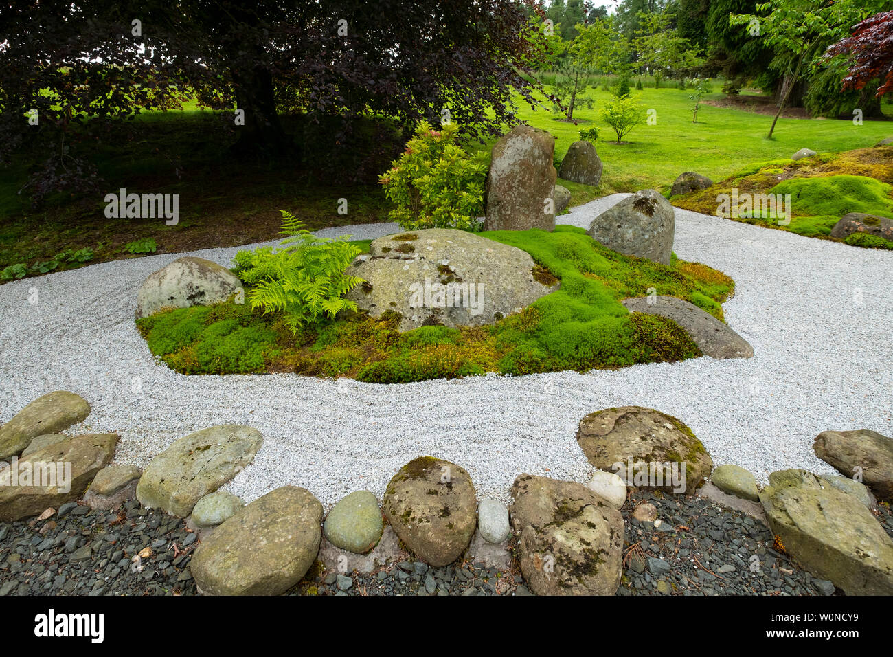 Vue sur le jardin sec au nouveau jardin Japonais à Cowden en dollar, Clackmannanshire, Ecosse, Royaume-Uni Banque D'Images