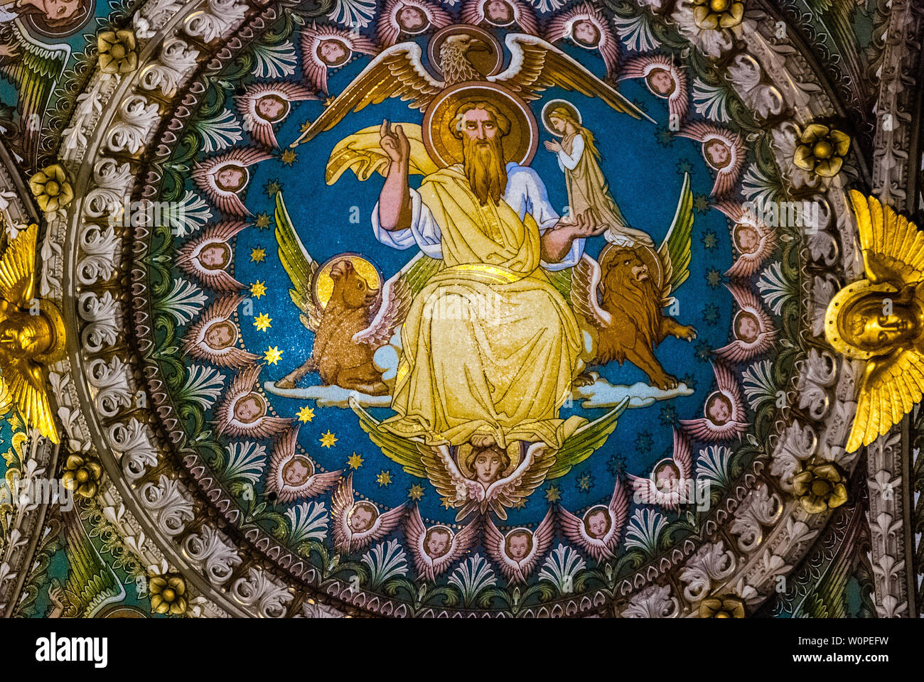 Dome de la Basilique Notre Dame de Fourvière à Lyon Banque D'Images