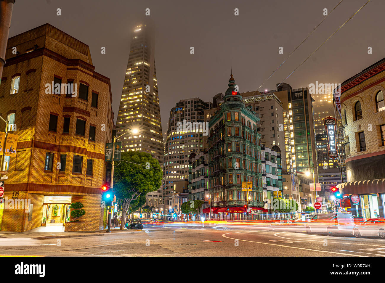 La vie nocturne dans le centre-ville de San Francisco Banque D'Images