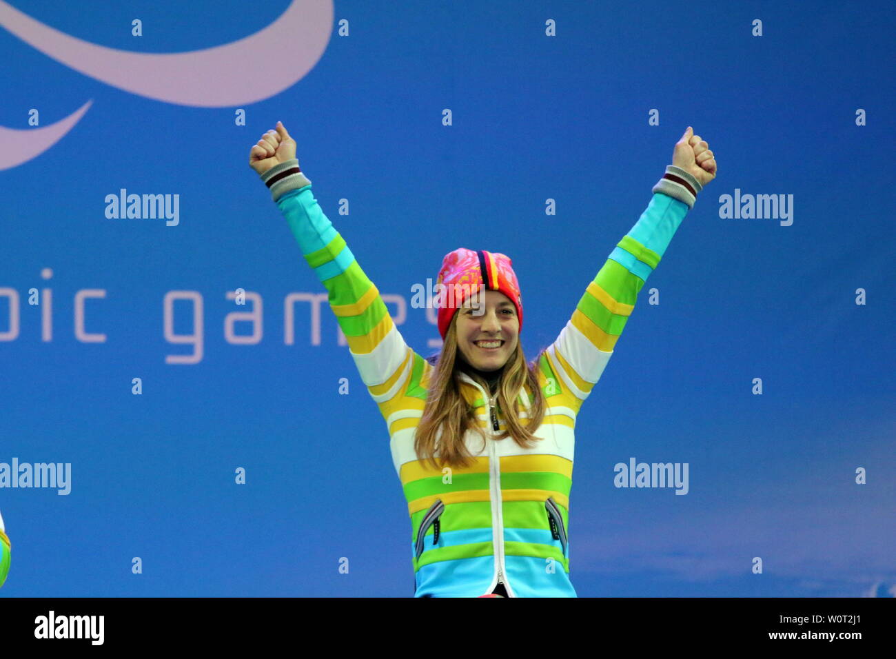 Anna Schaffelhuber bei der Siegerehrung Rosa Khutor Ski Alpin 6. Jeux paralympiques Jeux paralympiques Tag Sotschi Sotschi 2014 / 2014 Jeux paralympiques d'hiver de Sotchi Banque D'Images