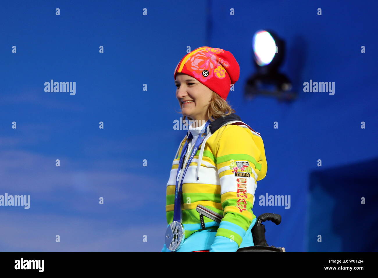 Anna-Lena FORSTER gewinnt dans Paralympicsilber - Sotschi Siegerehrung Rosa Khutor Ski Alpin 6. Jeux paralympiques Jeux paralympiques Tag Sotschi Sotschi 2014 / 2014 Jeux paralympiques d'hiver de Sotchi Banque D'Images