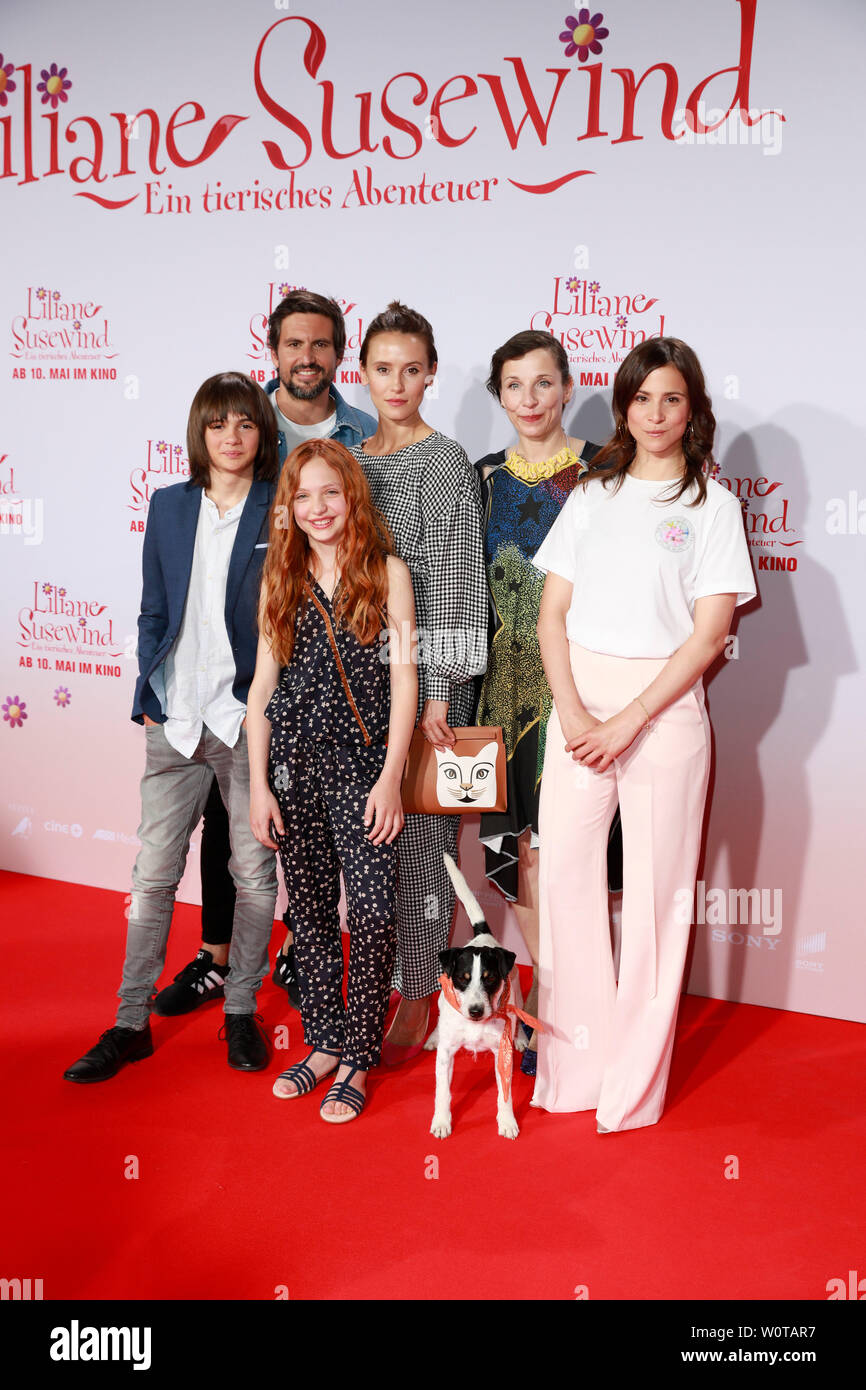 Aaron Kissiov, Tom Beck, Peri Baumeister, Malu Leicher, Meret Becker, Aylin Tezel, Junior, Premiere Liliane Susewind Cinedom, Kino, Berlin, 06.05.2018 Banque D'Images