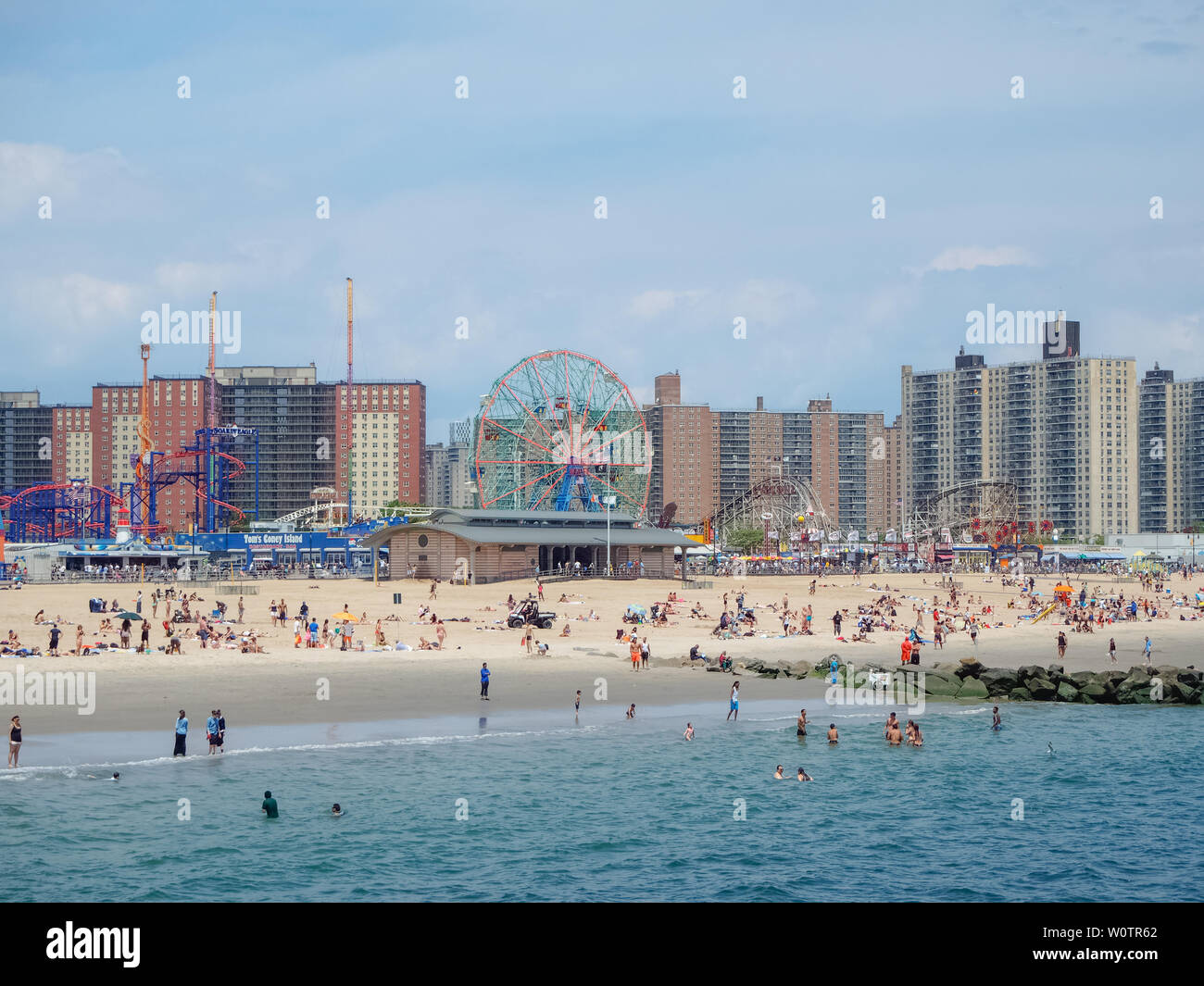 New York - États-Unis, le 17 juin 2015 -plage de Coney Island à New York Banque D'Images New York - États-Unis, le 17 juin 2015 -plage de Coney Island à New York Banque D'Images
