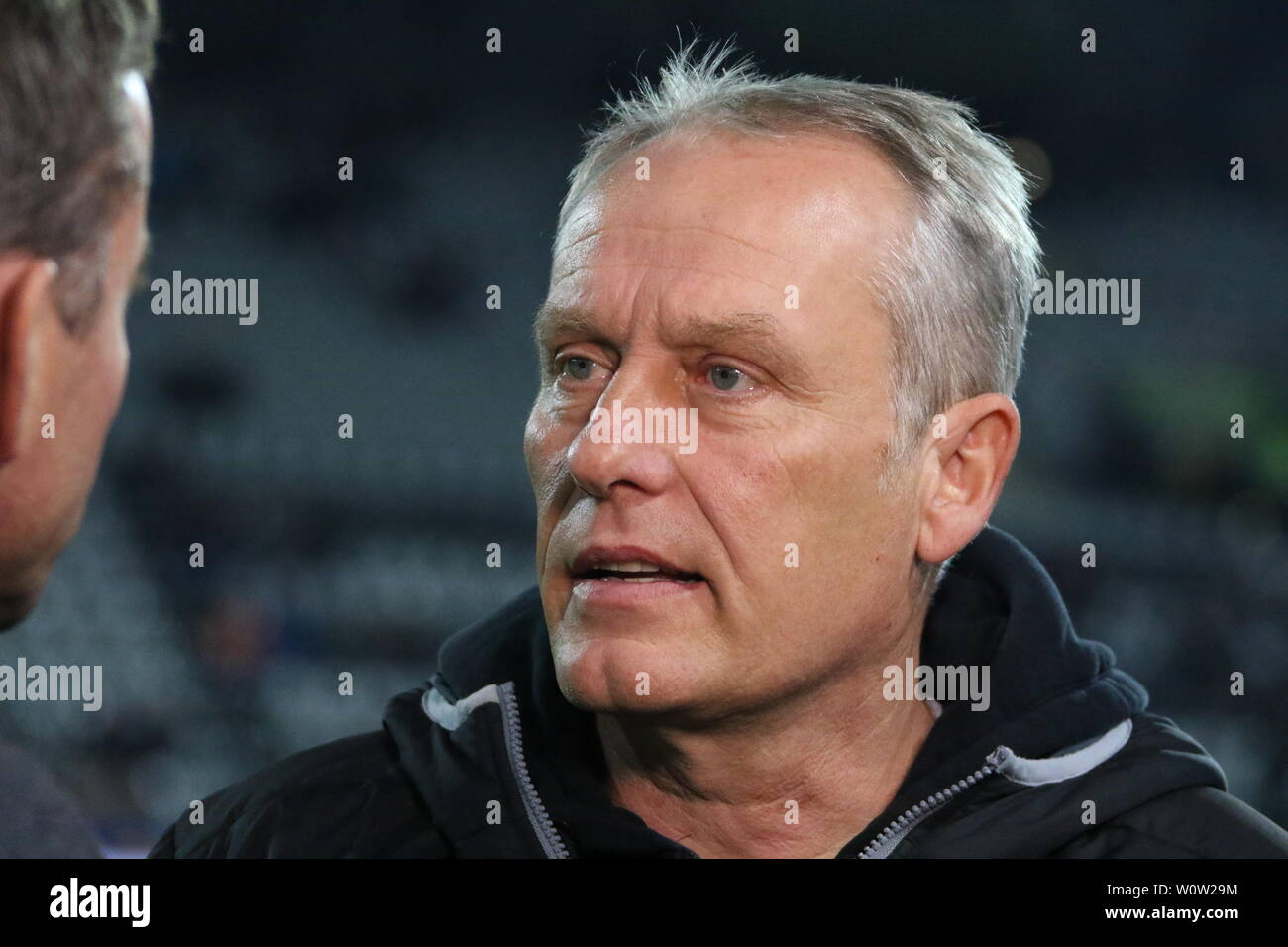 Formateur Christian Streich (Freiburg), 1. BL : 18-19 : 9. Sptg. - SC Freiburg vs Borussia Moenchengladbach DFL RÈGLEMENT INTERDIT TOUTE UTILISATION DES PHOTOGRAPHIES COMME DES SÉQUENCES D'IMAGES ET/OU QUASI-VIDÉO Foto : Joachim Hahne/johapress Banque D'Images