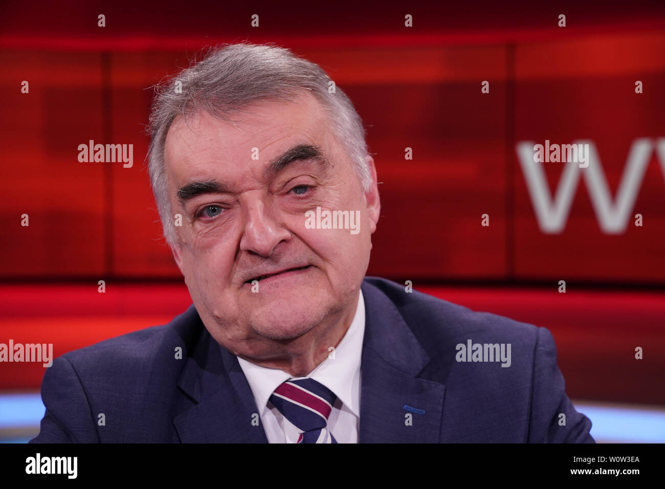 Herbert Reul der CDU-Innenminister von Bayern im Portrait bei der ARD Fernseh Émission-Hart aber Fair Am Montag den 12.11.2018 zum Thema - kriminelle das Netz der clans - sind Justiz und Polizei machtlos Banque D'Images