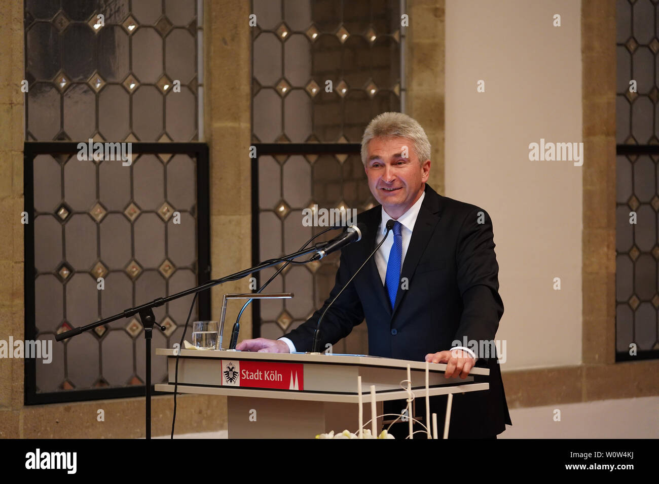 Le professeur Andreas Pinkwart bei der von Begruessung Budespraesident der, Joachim Gauck a. D. wird im Koelner Rathaus mit dem Europaeischen Handwerkspreis 2018 ausgezeichnet. Banque D'Images