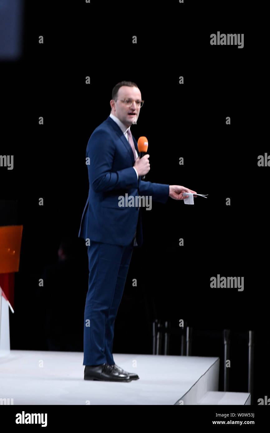 Jens Spahn bei senneur Rede auf der CDU Regionalkonferenz am 28.11.2018 in der Messe Duesseldorf - Jens Spahn pendant son discours lors de la conférence régionale du parti allemand CDU à Düsseldorf Banque D'Images