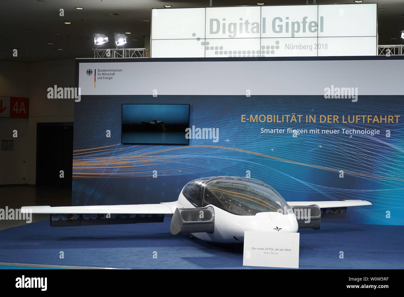 Das erste von eVtol fliegende Aurora Flight Science auf dem Digitalgipfel 2018 dans Nuernberg Banque D'Images