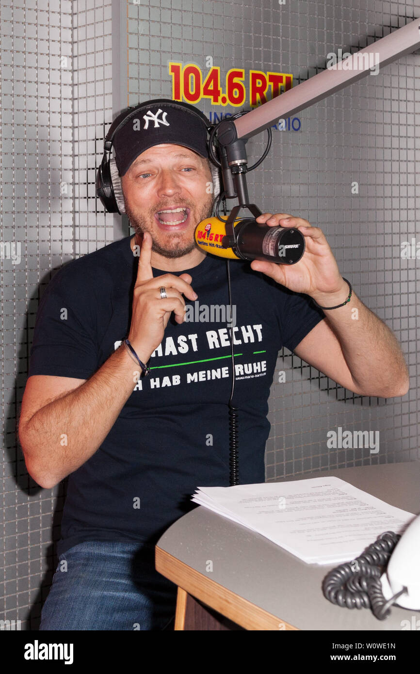 Mario Barth bei 'Mario Barth übernimmt die Morgencrew' Radio 104,6 im Studio RTL Berlin / 030417 Banque D'Images