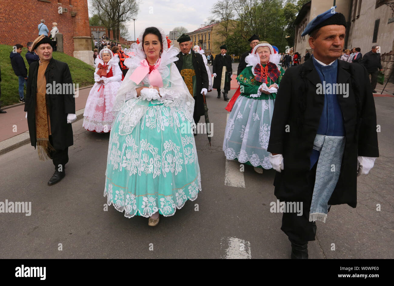 Cracovie. Cracovie. Pologne. Procession de Saint Stanislaw du château royal de Wawel à l'église de Skalka. Banque D'Images