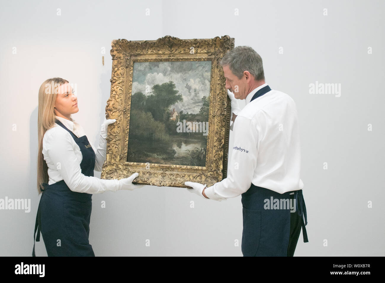 London UK. 28 juin 2019. Peinture : "étude pour le Cheval Blanc' de John Constable RA, estimation : €3 millions à la presse aperçu de Sotheby's Old Master Ventes qui British landscape paintings par Gainsborough, Turner et Constable, et les grandes Œuvres de la Renaissance et Baroque par Botticelli, Brueghel, Rubens, Liss & Wtewael et œuvres récemment découverte par Diego Velázquez et Rosso Fiorentino. Credit : amer ghazzal/Alamy Live News Banque D'Images