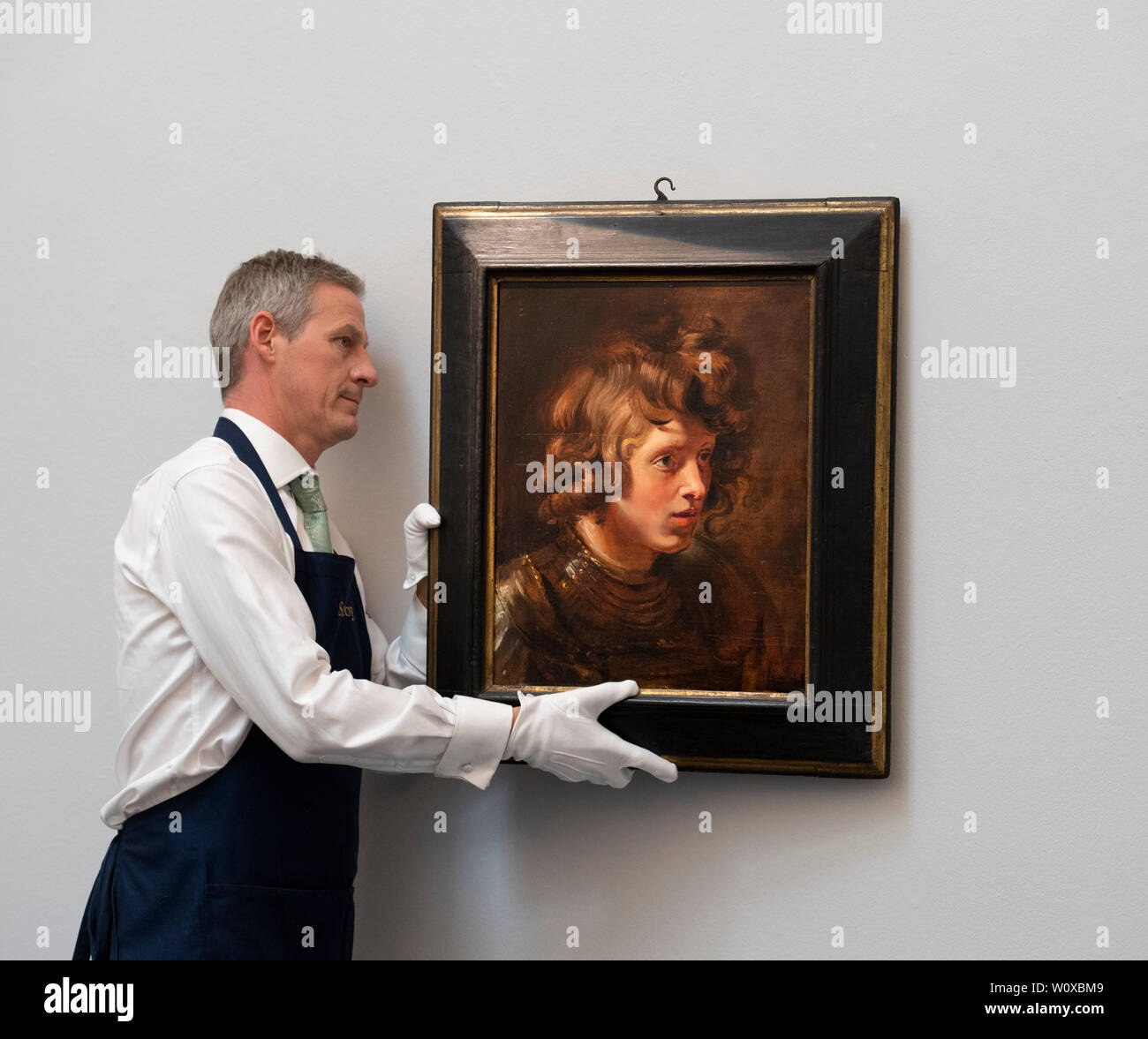 Sotheby's, Londres, Royaume-Uni. 28 juin 2019. Principales oeuvres de Botticelli, Brueghel, Rubens et paysages par Gainsborough, Turner et l'agent dans l'un des plus précieux des ventes Old Masters jamais organisée, qui aura lieu le 3 juillet 2019. Image : Peter Paul Rubens, chef d'un jeune guerrier. 2,5 à 3,5 millions € l'estimation. Credit : Malcolm Park/Alamy Live News. Banque D'Images