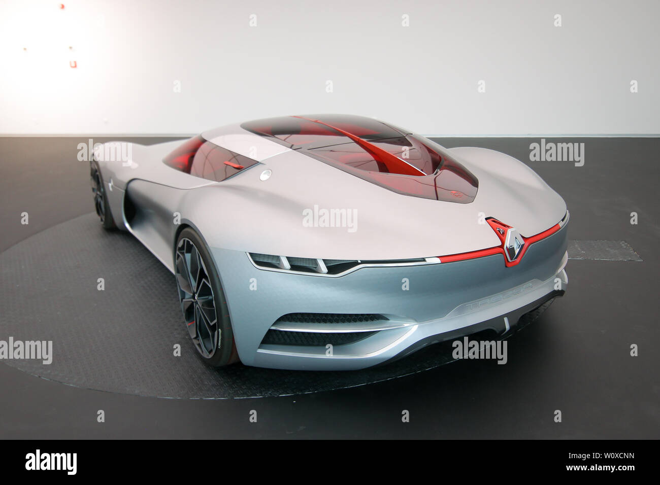 Bucarest, Roumanie - 28 juin 2019 : Le concept Renault Trezor hypercar est présentée à la presse lors de l'ouverture de Bucarest Renault connecté. Banque D'Images