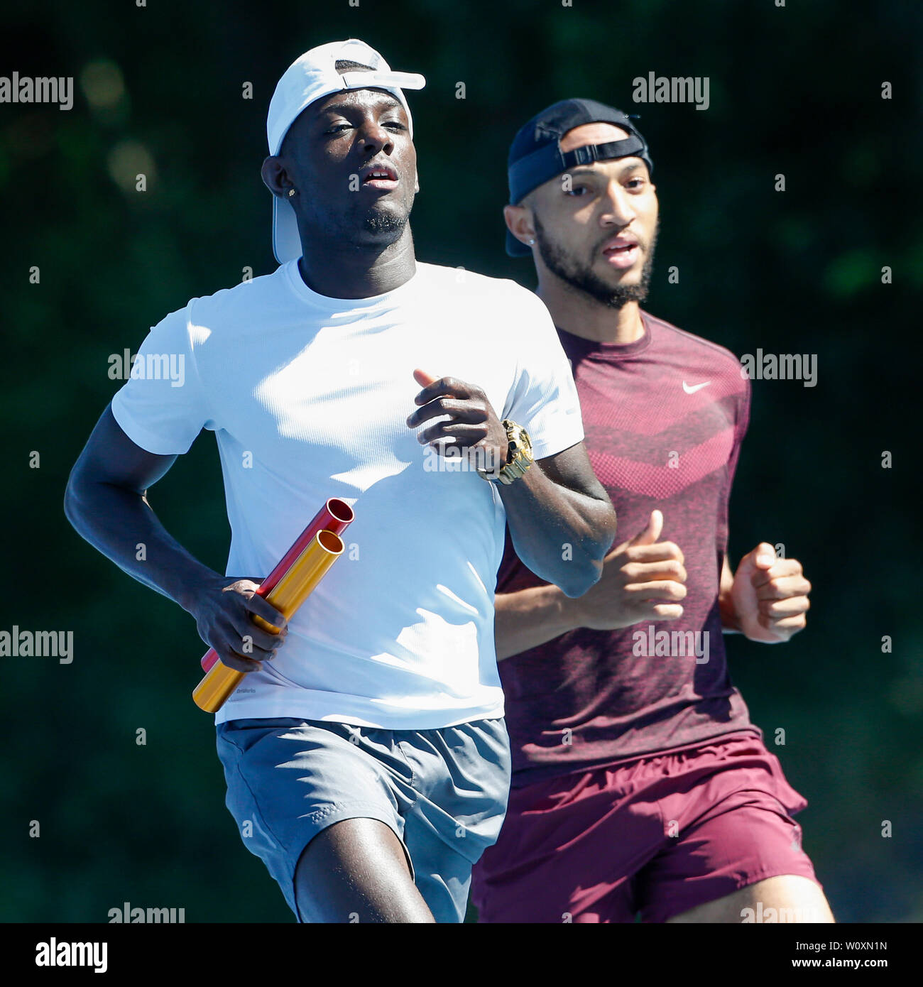 Arnhem, Pays-Bas. 27 Juin, 2019. ARNHEM, 27-06-2019, Papendal centre de formation, (L-R) Taymir Burnett et Hensley Paulina pendant les 4 x 100 m relais formation de l'équipe néerlandaise : Crédit Photos Pro/Alamy Live News Banque D'Images