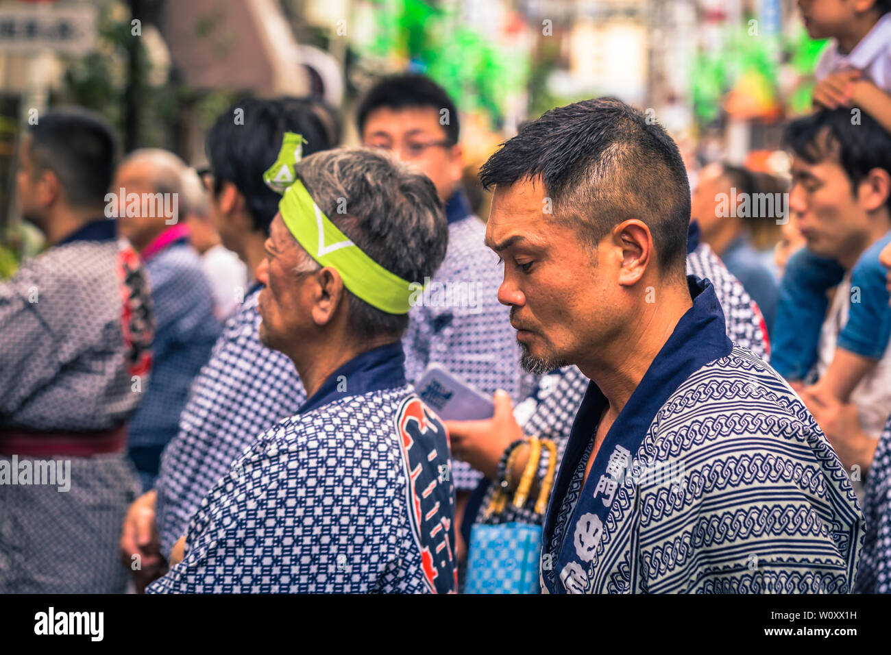 Tokyo - le 19 mai 2019 : Les gens célébrant le Sanja Matsuri festival en vêtements traditionnels à Asakusa, Tokyo, Japon Banque D'Images