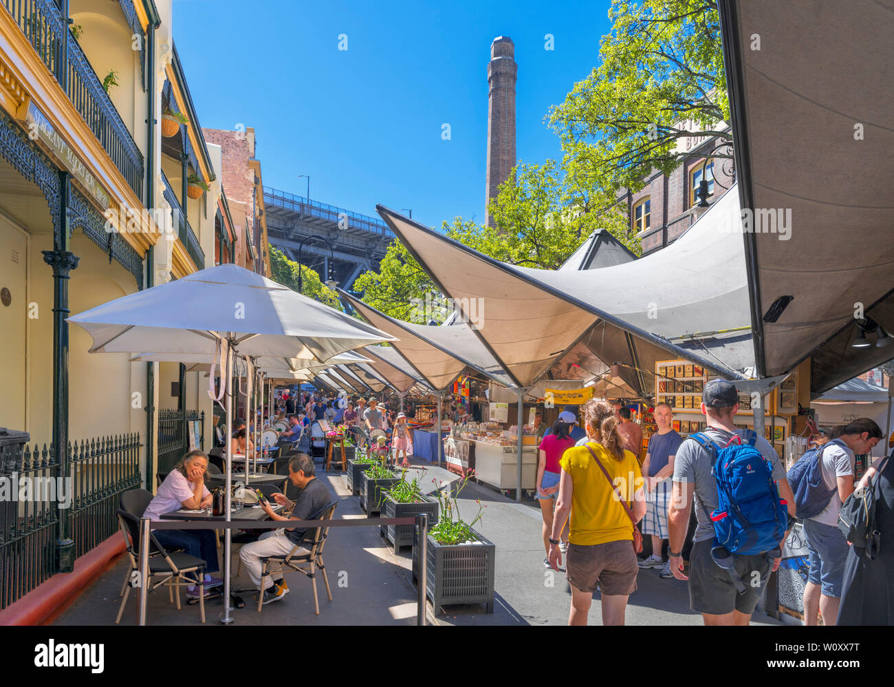 Le marché du dimanche sur la rue George, le sergent-major's Row, le quartier des roches, Sydney, New South Wales, Australia Banque D'Images