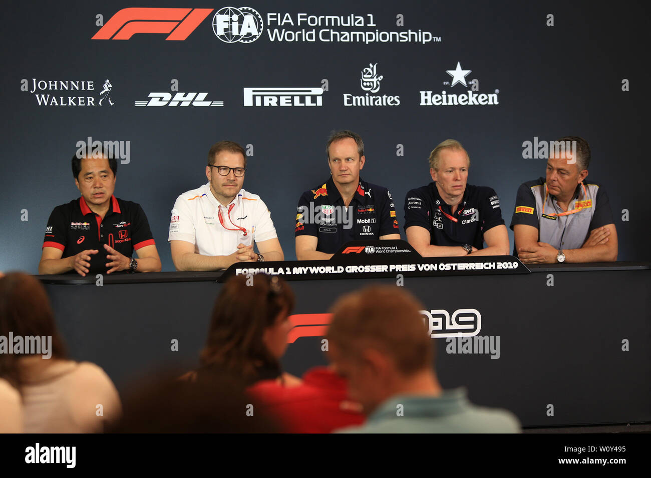 Spielberg, Red Bull Ring, en Autriche. 28 Juin, 2019. Grand Prix de Formule 1, des sessions de pratique ; Toyoharu Tanube, Honda Performance Development Senior Manager, Andreas Seidl - Team Principal de McLaren, Paul Monaghan, ingénieur en chef de Red Bull Racing et Mario Isola, Pirelli Chef de course de voiture : Action Crédit Plus Sport/Alamy Live News Banque D'Images