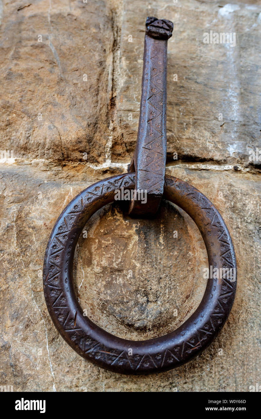 Portes anciennes et serrurerie antiquités en fer forgé