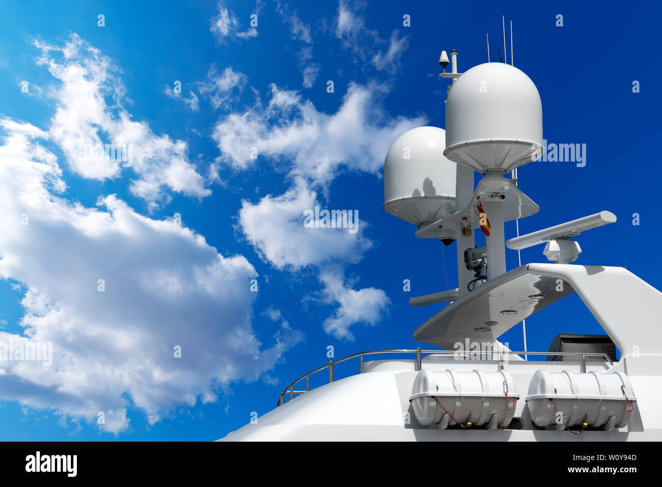 Radar mast on cruise ship Banque de photographies et d’images à haute