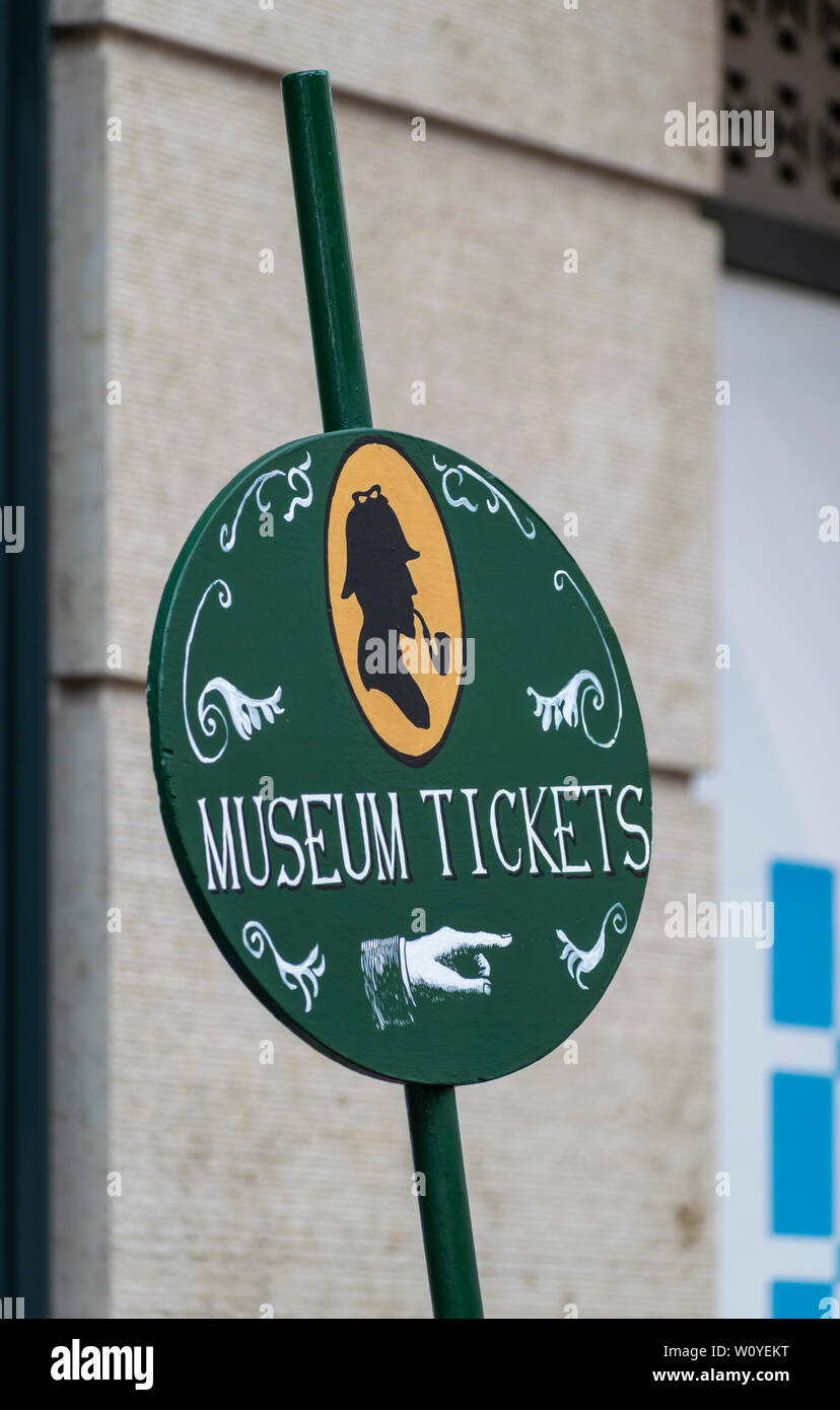 LONDRES, Royaume-Uni - 08 JUILLET 2018 : panneau sur Sherlock Holmes Museum à Baker Street, Marylebone Banque D'Images