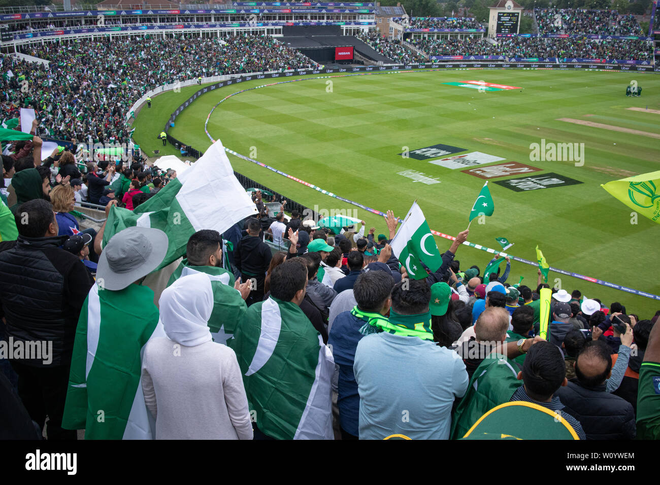 26 Juin, 2019 - Le Pakistan les partisans de passion soutenir leur équipe contre la Nouvelle-Zélande à Birminghan Edgebaston, pendant la Coupe du Monde de la CCI 2019 Banque D'Images