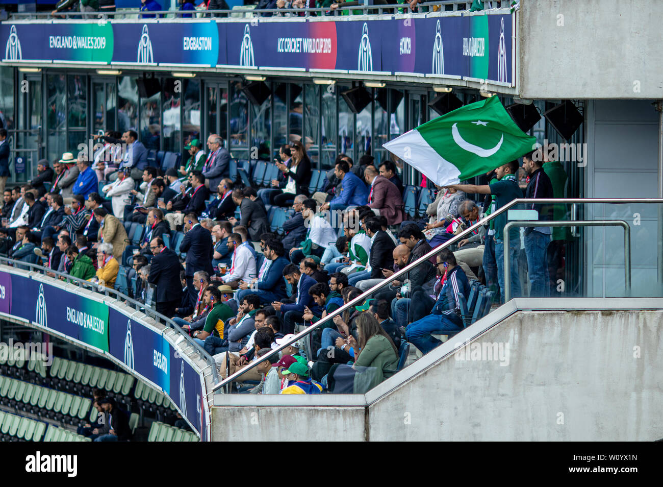 26 Juin, 2019 - Le Pakistan les partisans de passion soutenir leur équipe contre la Nouvelle-Zélande à Birminghan Edgebaston, pendant la Coupe du Monde de la CCI 2019 Banque D'Images