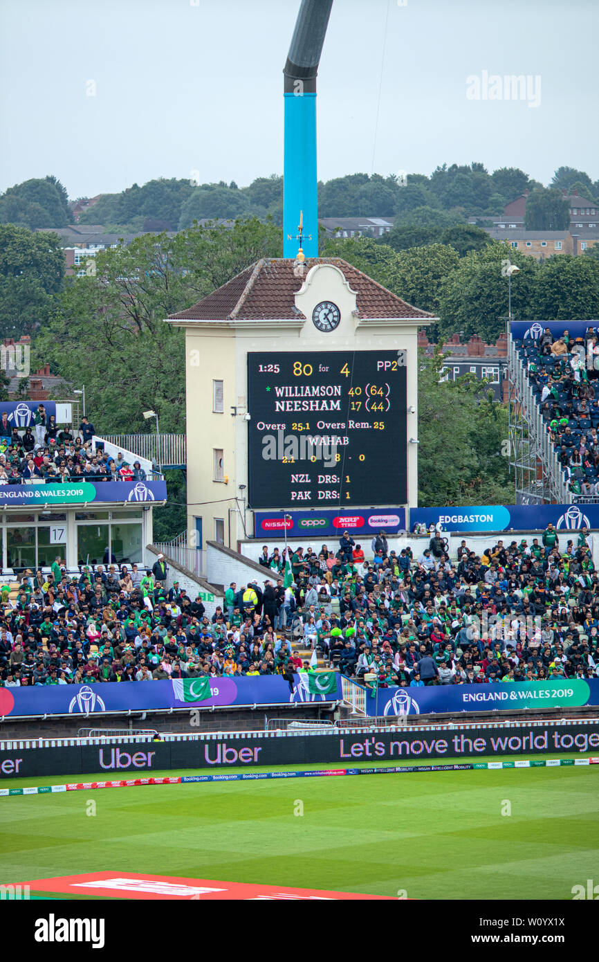 26 Juin, 2019 - Le Pakistan les partisans de passion soutenir leur équipe contre la Nouvelle-Zélande à Birminghan Edgebaston, pendant la Coupe du Monde de la CCI 2019 Banque D'Images